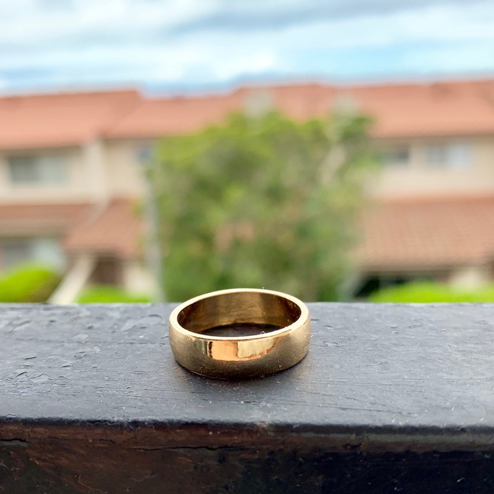 Gold band